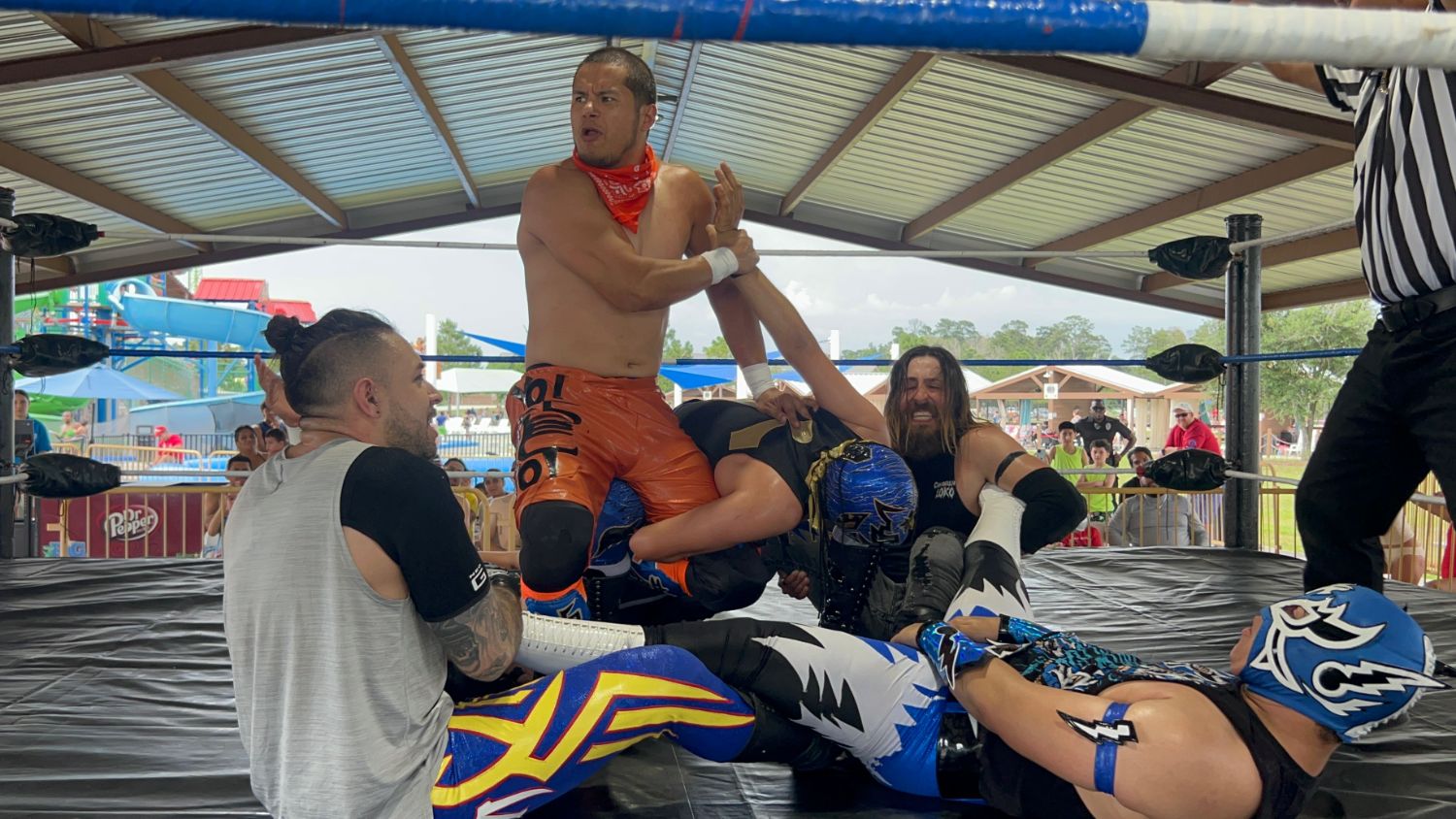 Luchadores de Fenix en el ring